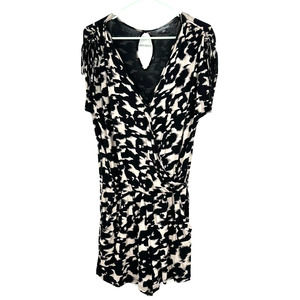 Market &‎ Spruce size medium short sleeve romper with pockets peeakbo back
